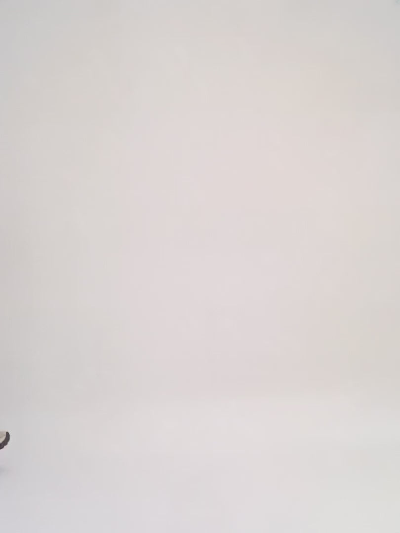 Indlæs video: Chanel Medium Classic Flap